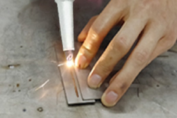 Handheld laser welding machine